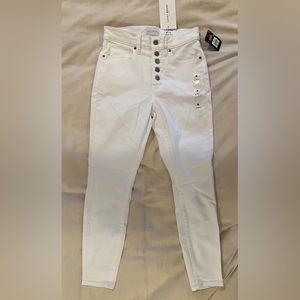 NWT Lucky Brand high waisted skinny jeans.  Button fly size 28